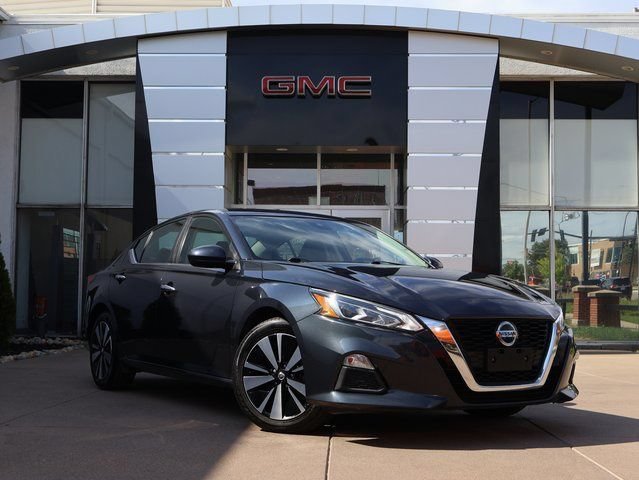 Used 2022 Nissan Altima SV with VIN 1N4BL4DV6NN391720 for sale in Kansas City