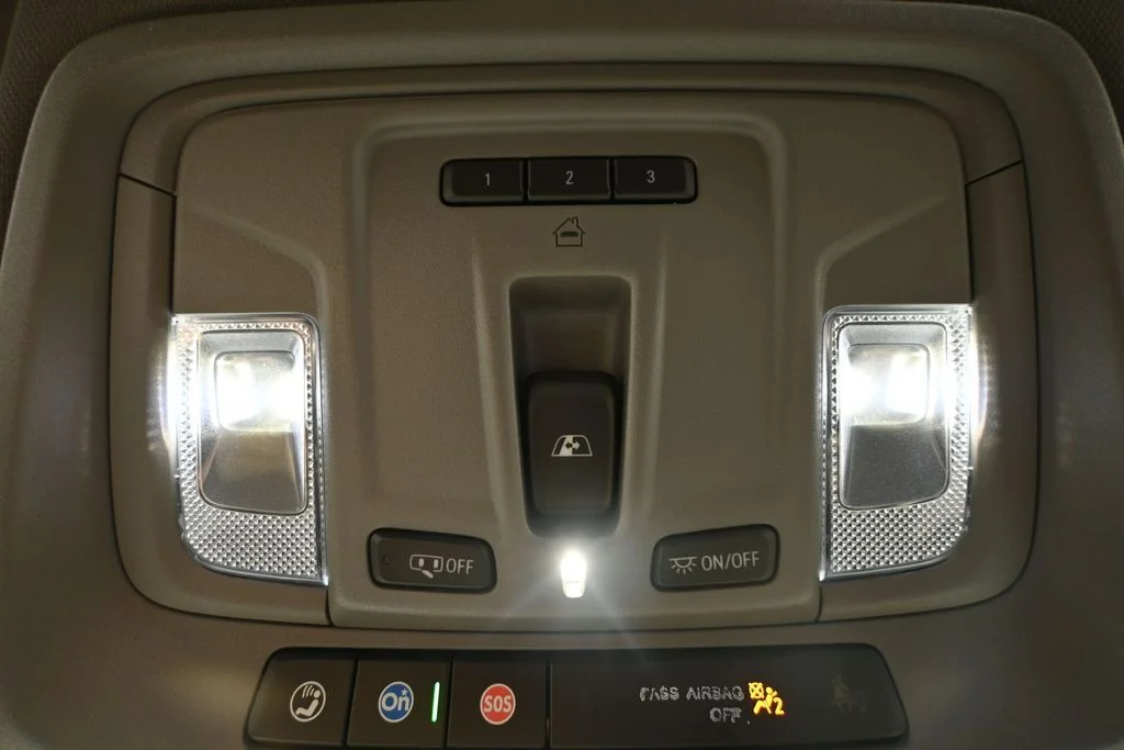 Used 2021 Silver GMC Elevation image 38