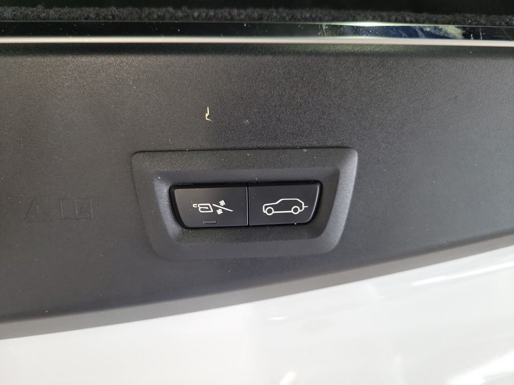 Used 2022 White Rolls-Royce Base image 10