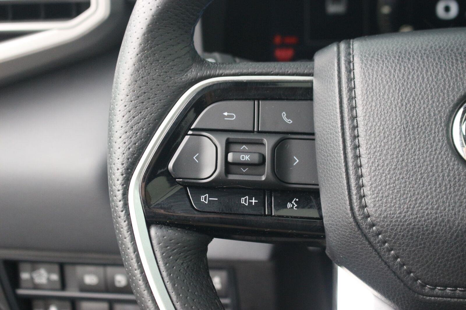 Used 2022 Grey Toyota Platinum Hybrid image 21