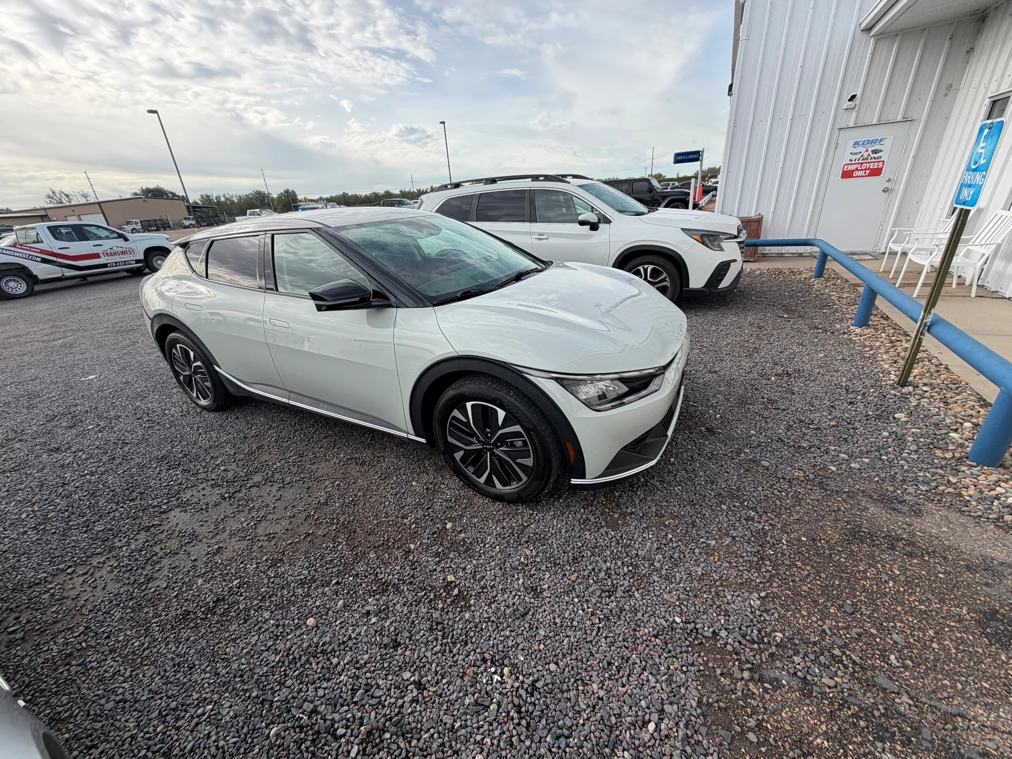 Used 2024 Glacier Kia Light Long Range image 32