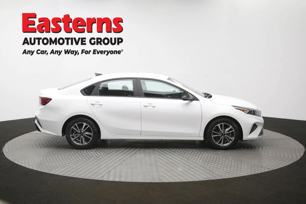 Used 2022 White Kia LXS image 44