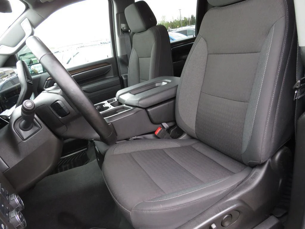 Used 2025 Lakeshore Blue Metallic Chevrolet LT image 20