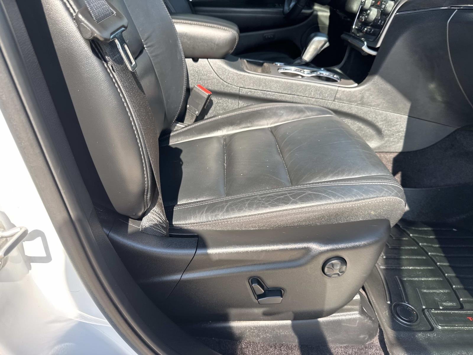 Used 2018 Bright White Clearcoat Jeep Limited image 11