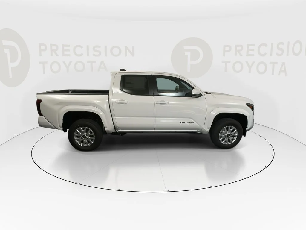 New 2026 Ice Cap Toyota SR5 image 22