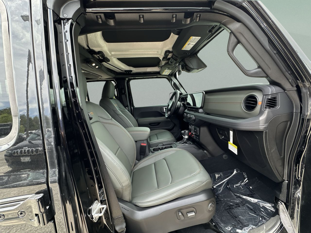 New 2026 Black Clear-Coat Exterior Paint Jeep Mojave X image 35