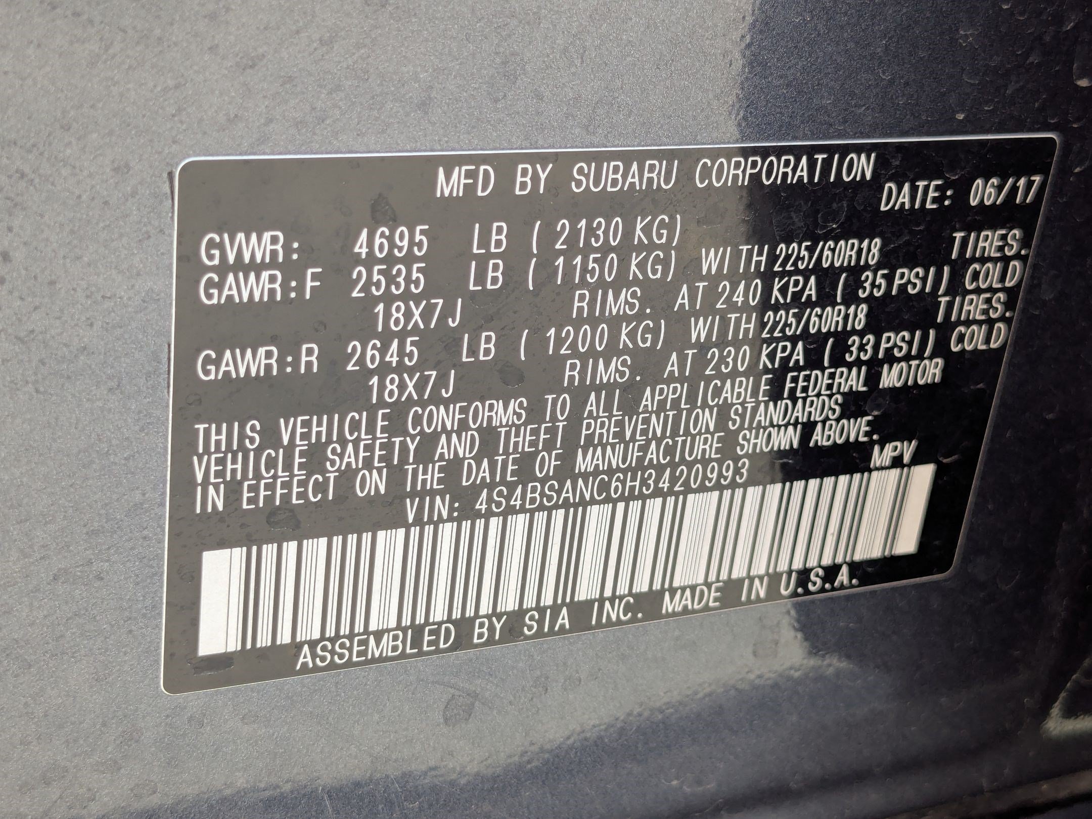 Used 2017 Carbide Gray Metallic Subaru Limited image 37