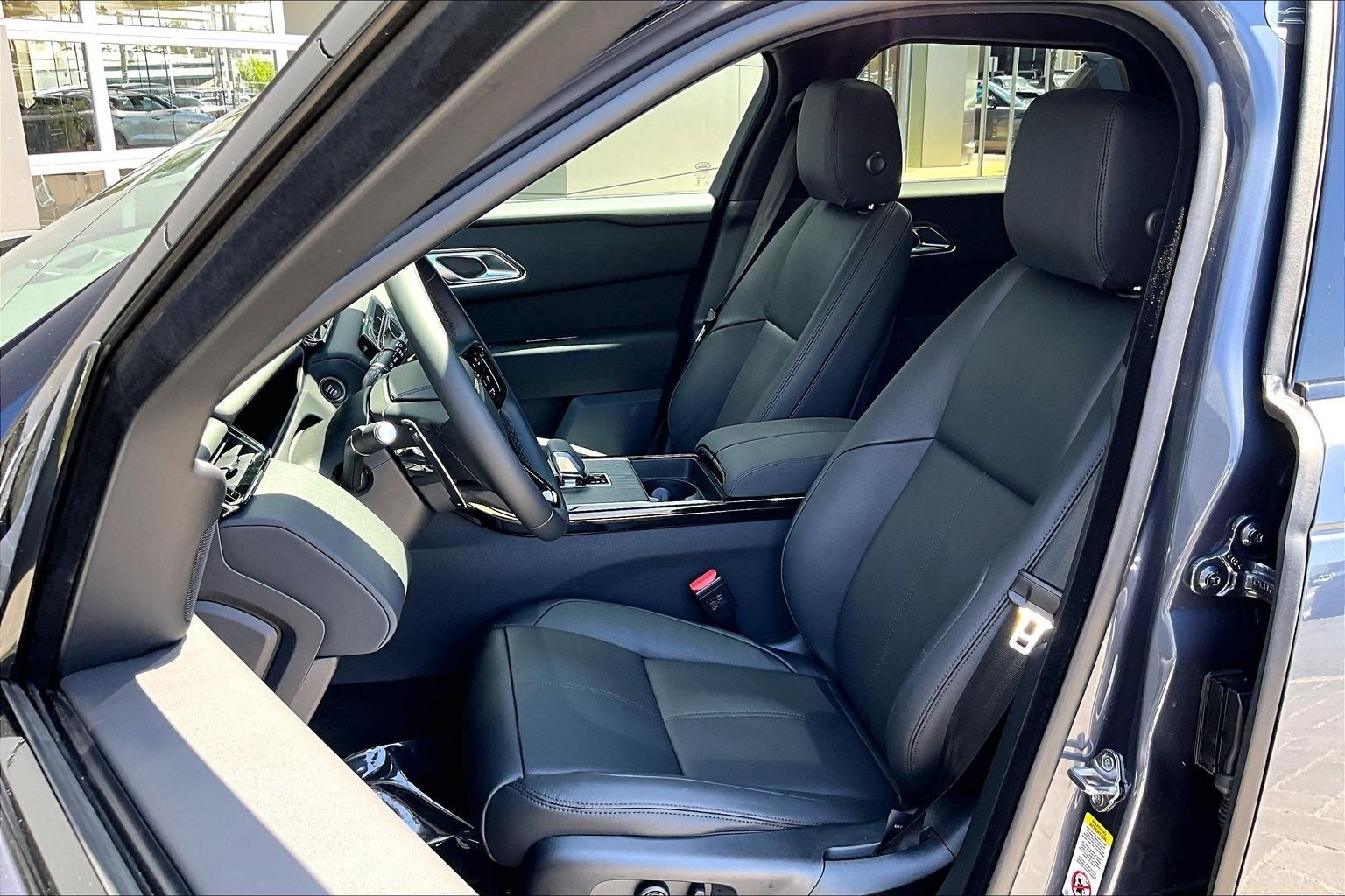 New 2026 Varesine Blue Land Rover Dynamic SE image 9