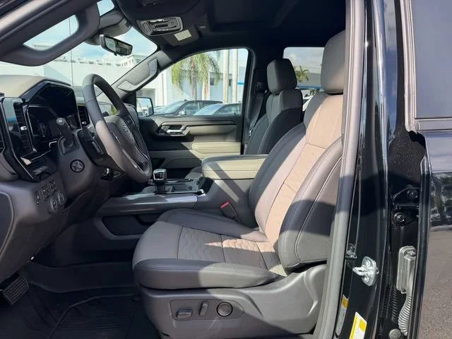 2026 Chevrolet Silverado 1500 ZR2 - Photo 9