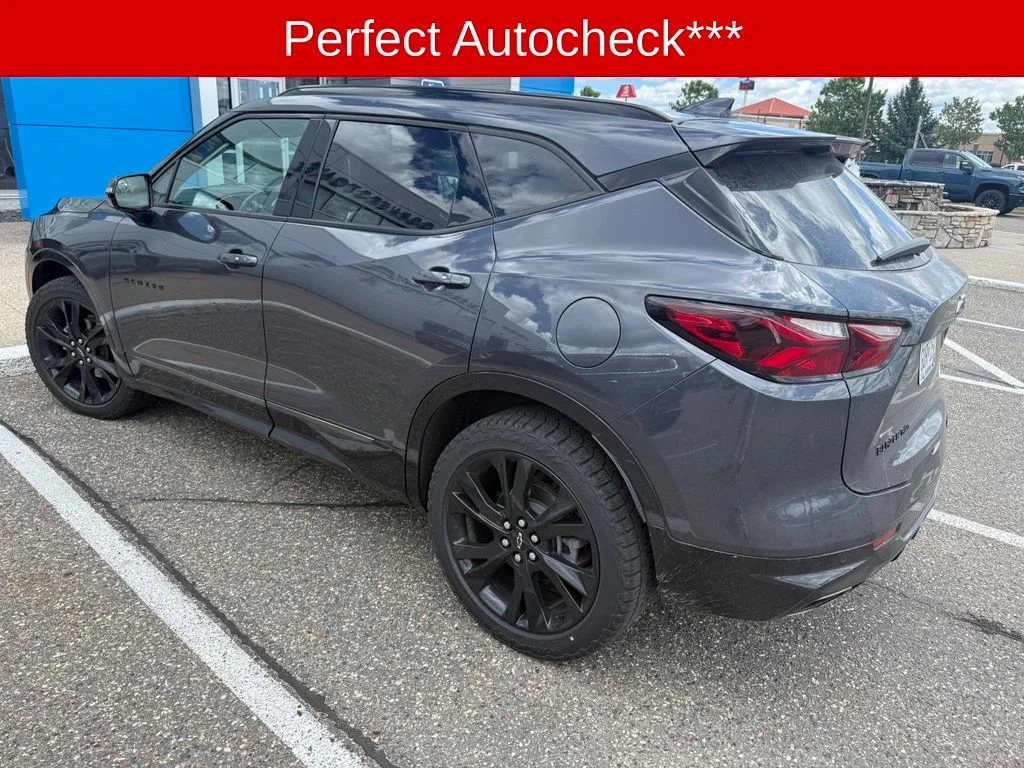Used 2021 Gray Chevrolet RS image 3