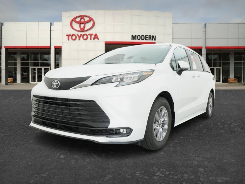 New 2026 Wind Chill Pearl Toyota XLE image 19