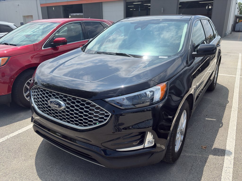 Used 2023 Agate Black Metallic Ford SEL image 2