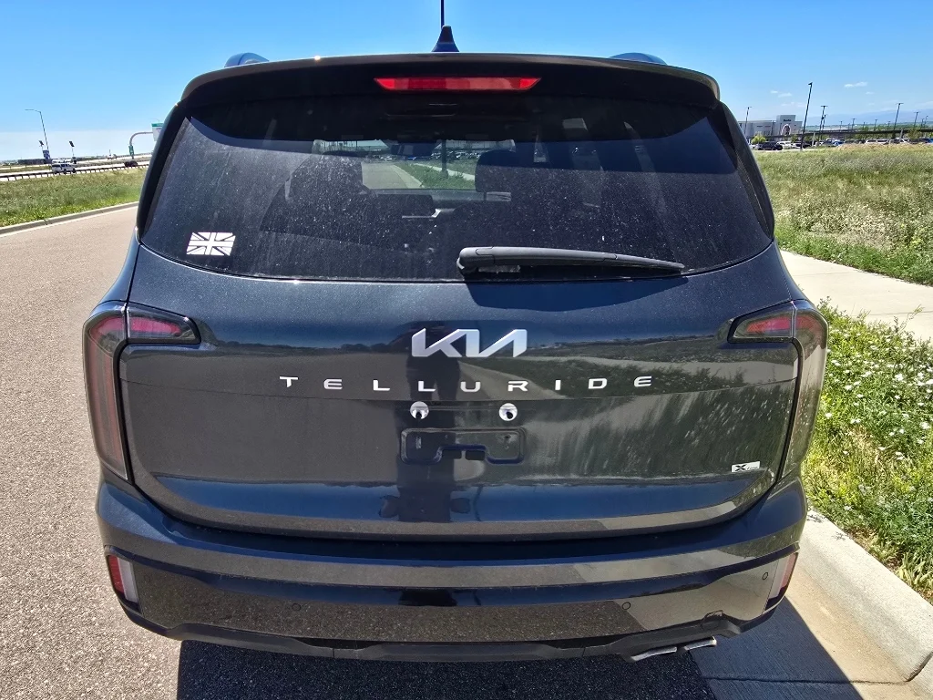 Used 2024 Gravity Gray Kia EX X-Line image 4