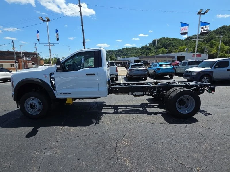 New 2026 Oxford White Ford F-600® XL image 4