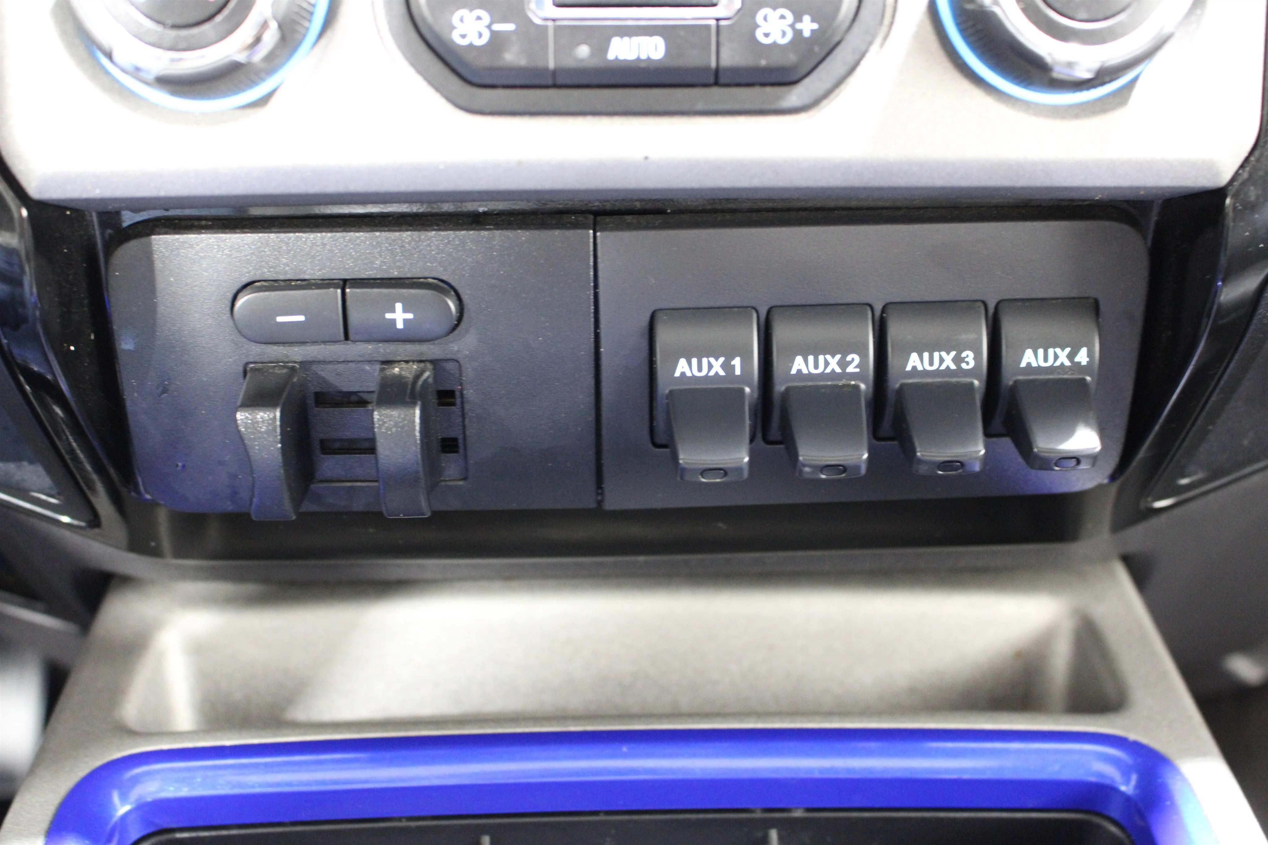 2016 Ford F-350 Super Duty Platinum - Photo 17