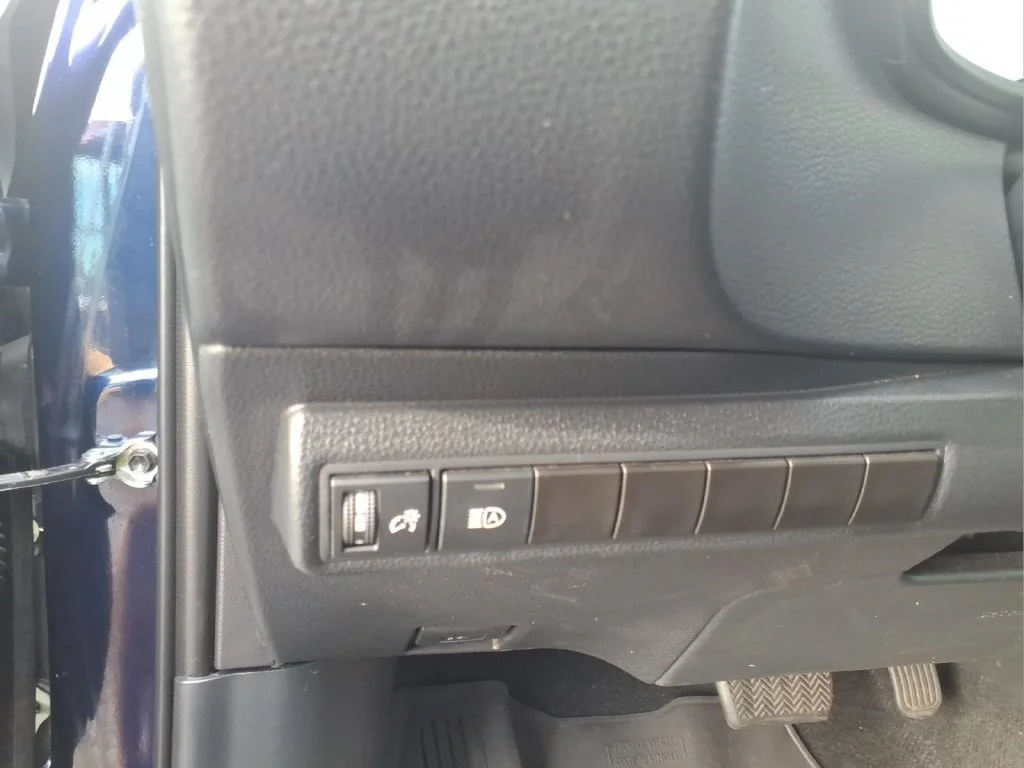 Used 2023  Toyota LE image 17