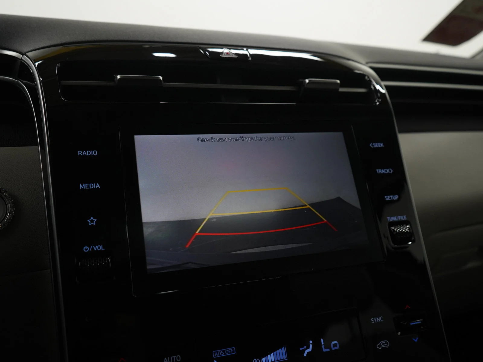 Used 2022 Phantom Black Hyundai SEL image 27