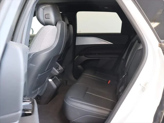 2024 Cadillac LYRIQ Tech - Photo 16