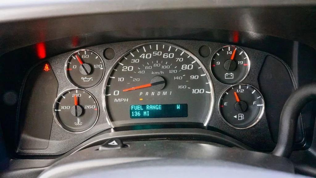 Used 2025 Summit White GMC LT image 17