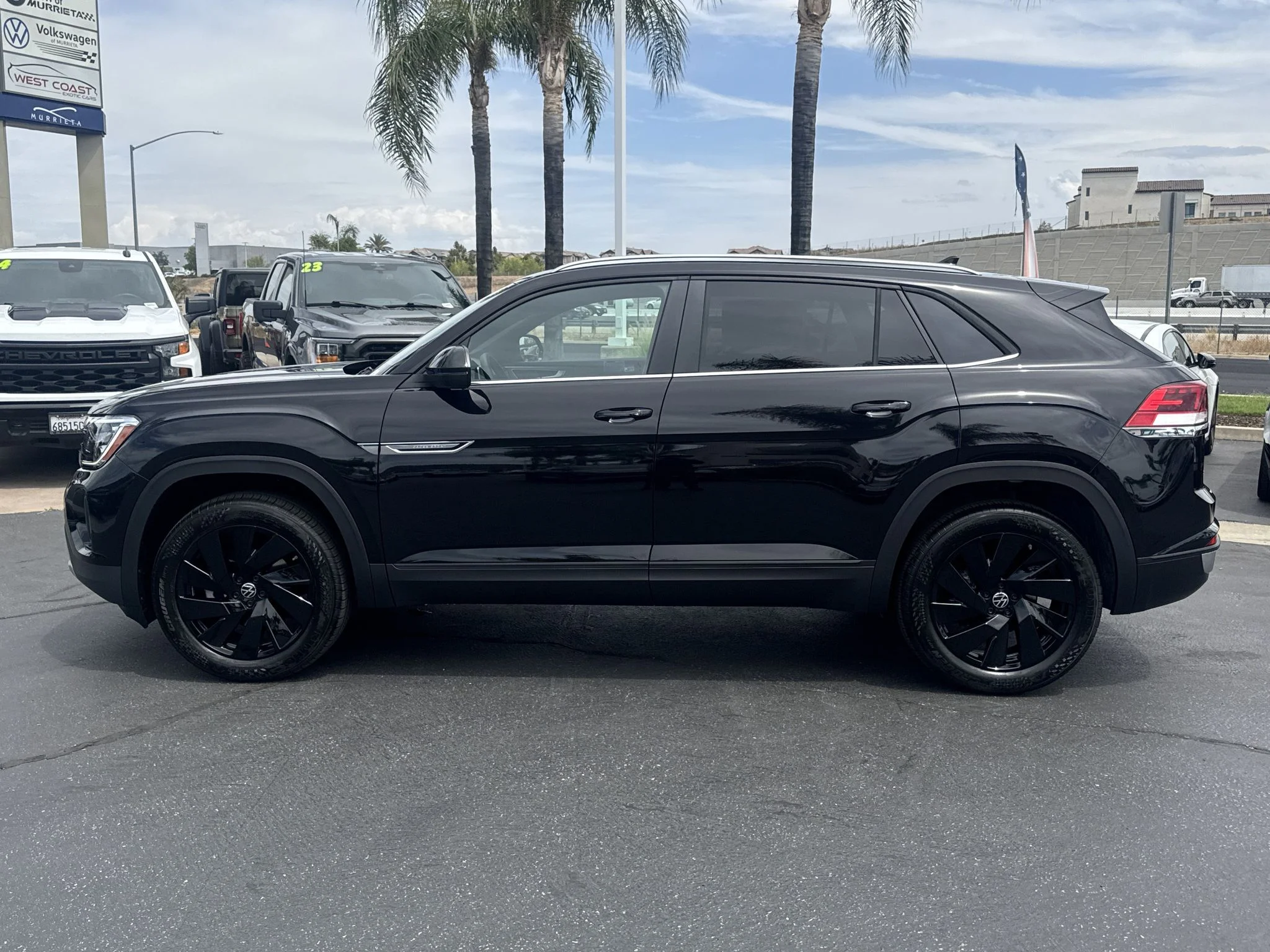 New 2026 Deep Black Pearl Volkswagen 2.0T SE w/Technology image 4
