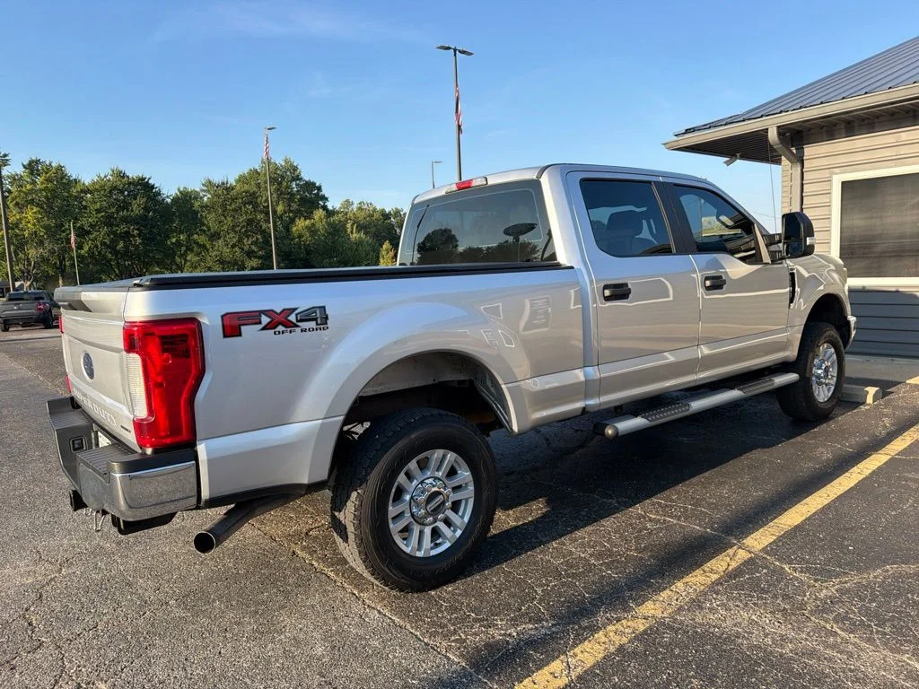 Used 2017 Silver Ford XL image 6