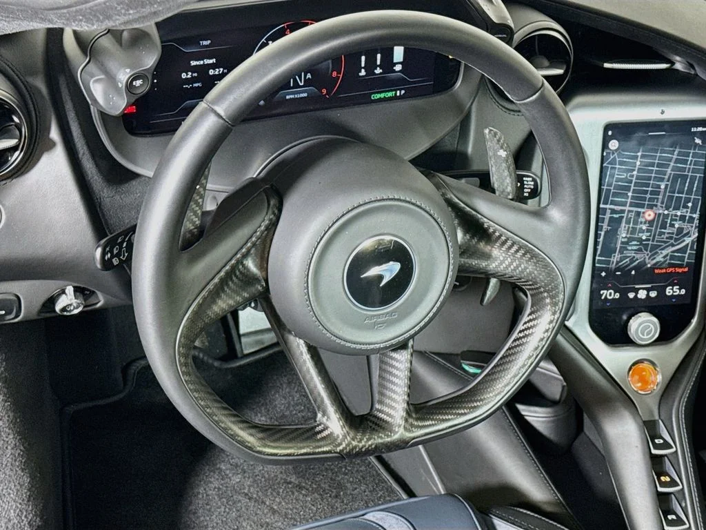Used 2025 Blade Silver McLaren Coupe image 10