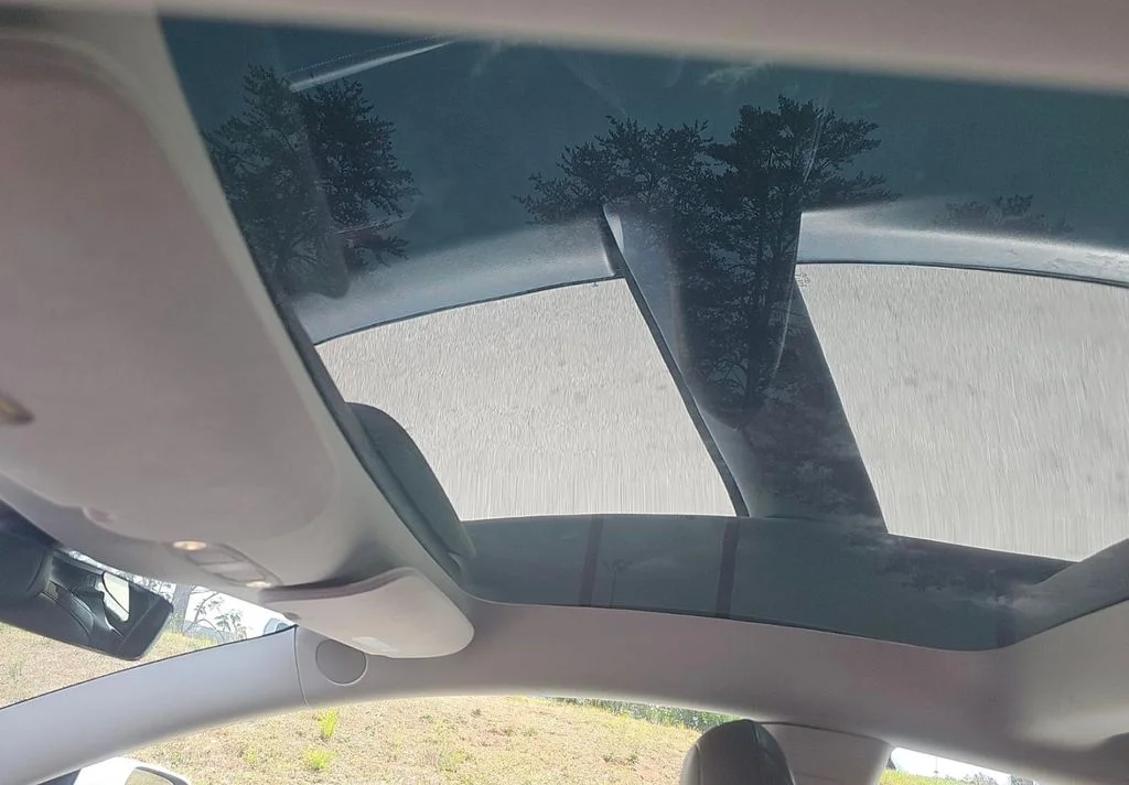 Used 2022 White Tesla Long Range image 8