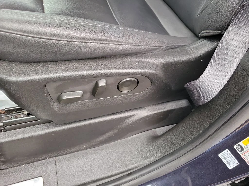 2023 Chevrolet Suburban LT - Photo 17