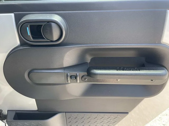 Used 2008 Silver Jeep X image 18