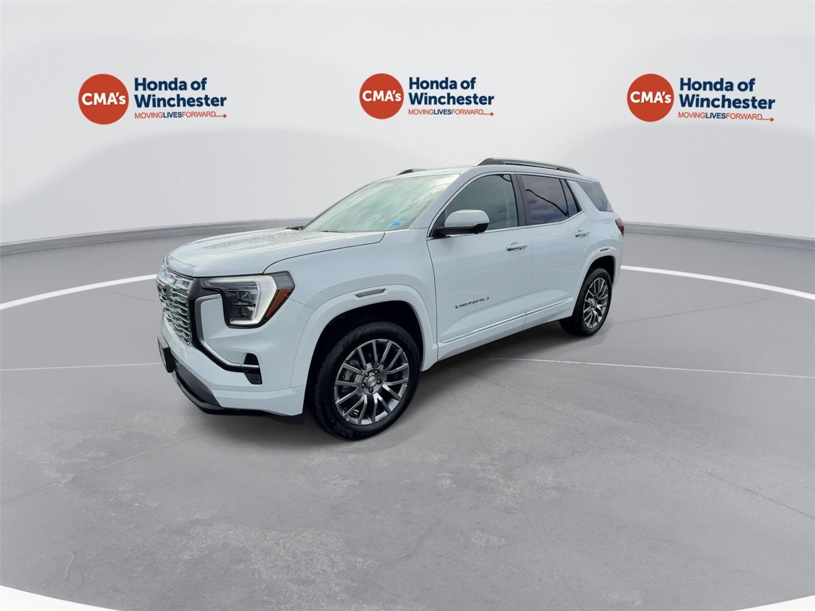 Used 2026 Summit White GMC AWD Denali image 4