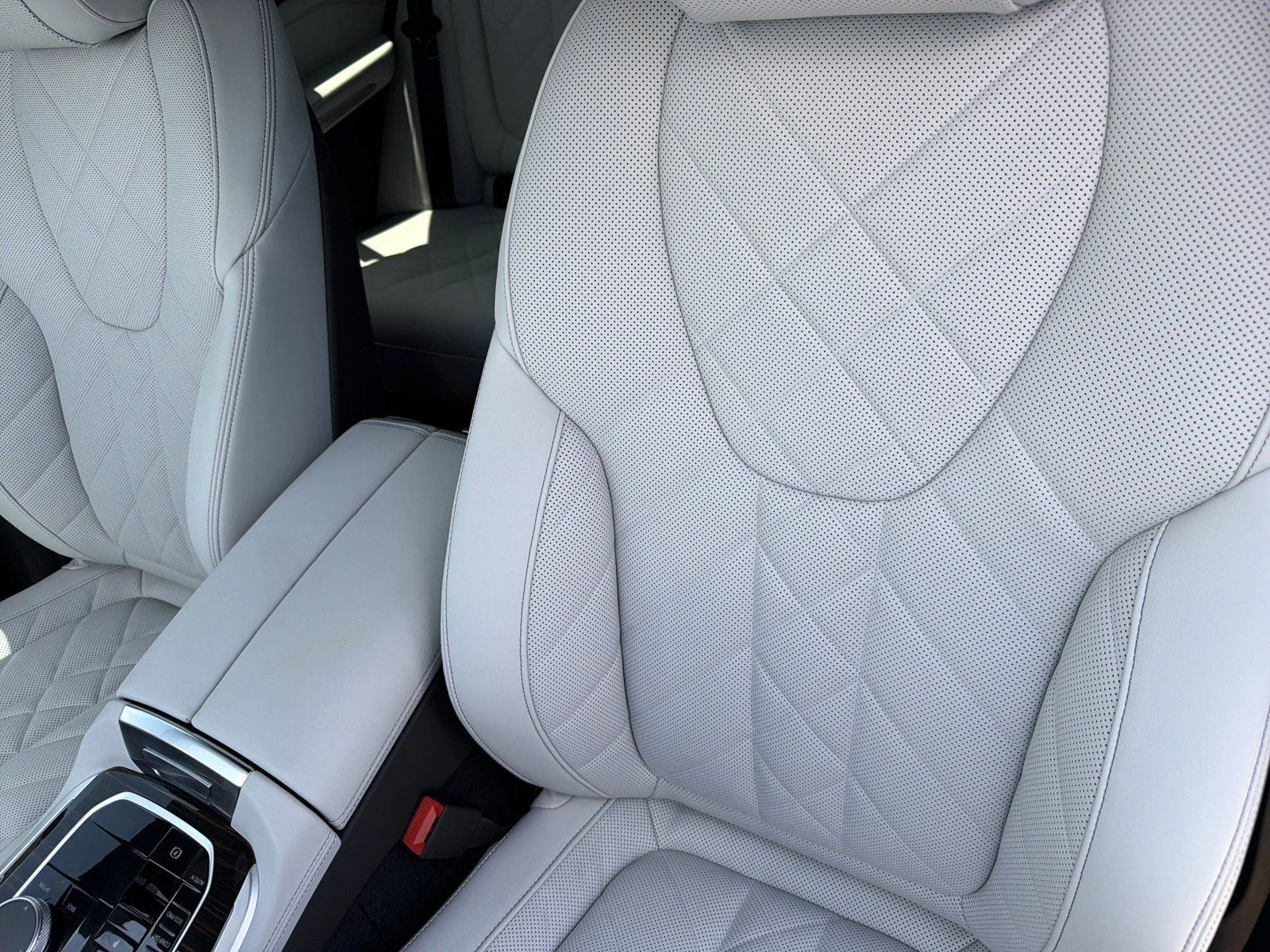 New 2026 Dravit Grey Metallic BMW sDrive40i image 25