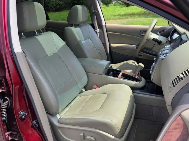 Used 2012 Red Nissan LE image 18