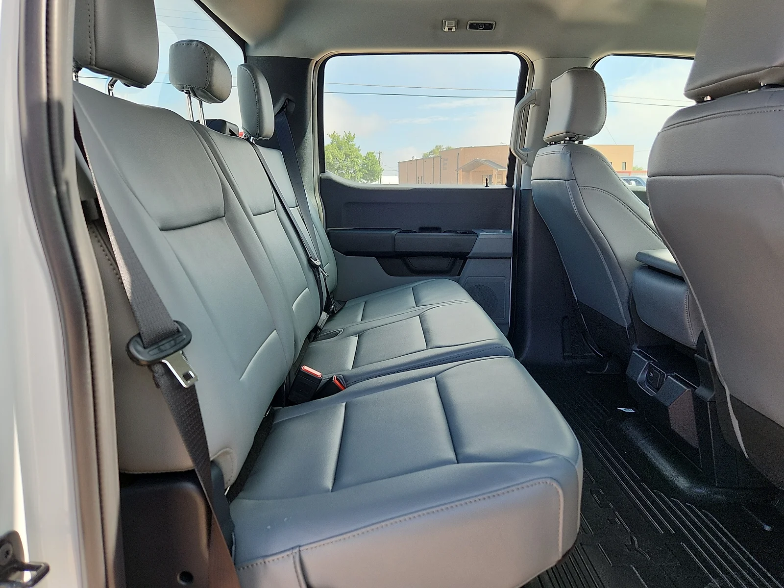 New 2026 Oxford White Ford XL image 19