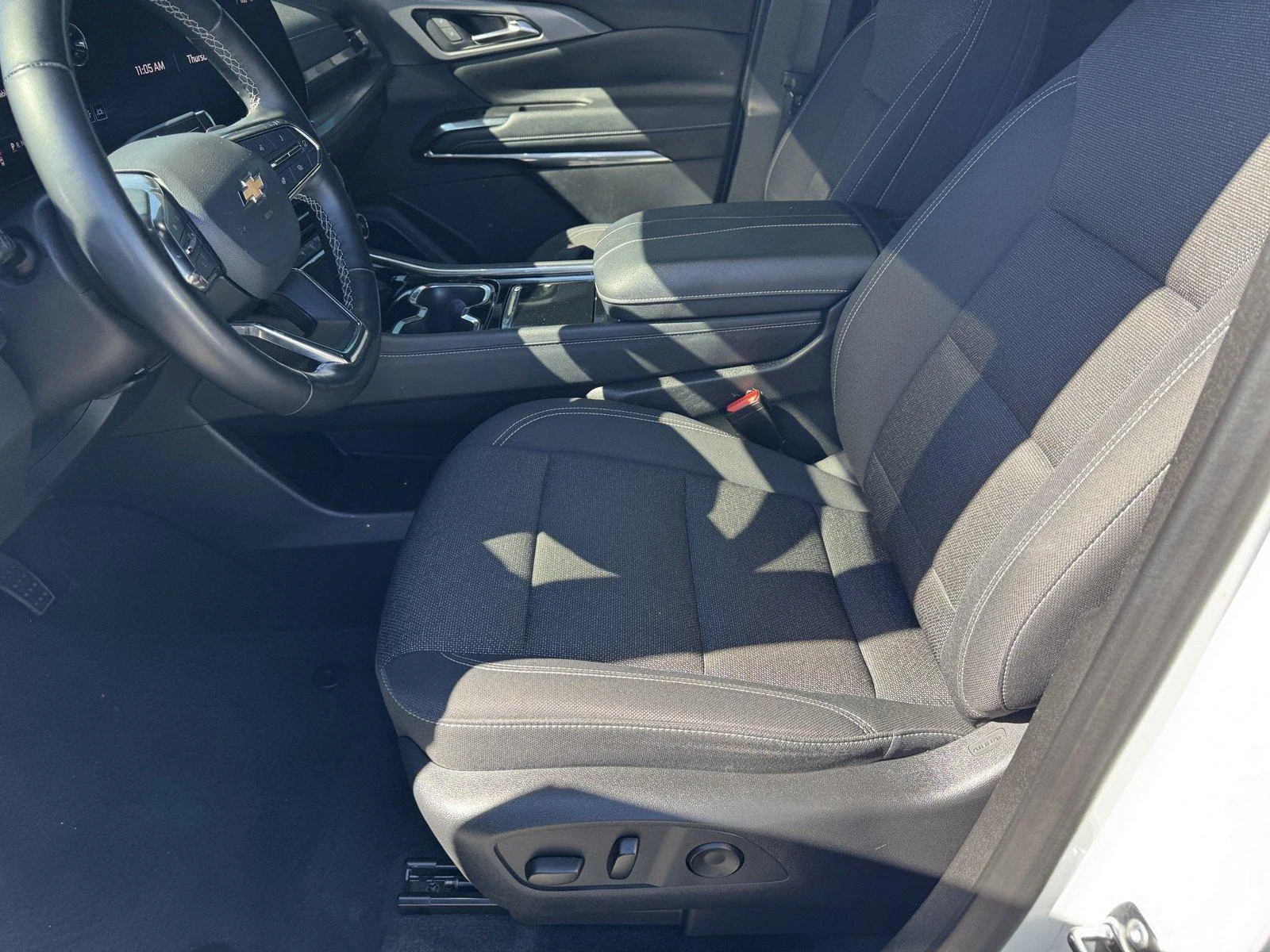 Used 2024 Summit White Chevrolet LT image 16
