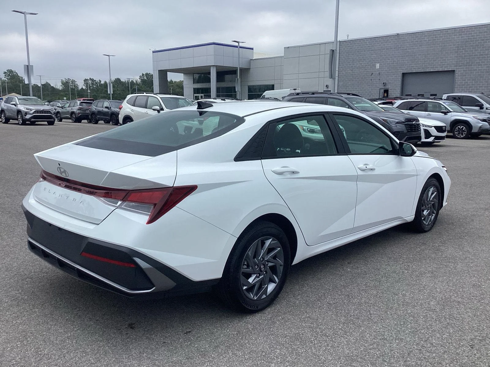 Used 2024 Serenity White Hyundai SEL image 7