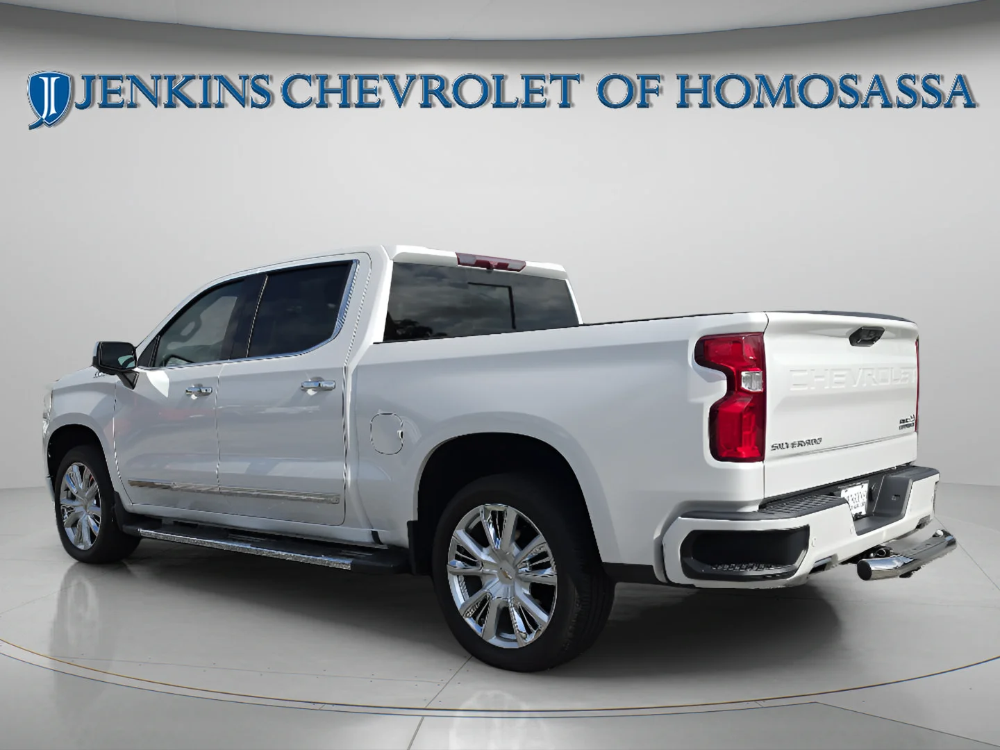 Used 2022 Iridescent Pearl Tricoat Chevrolet High Country image 8