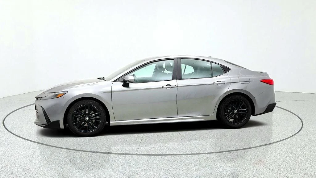 Used 2025 Heavy Metal Toyota SE w/ Power Moonroof, Cold Weather Pkg & Convenience Pkg image 8
