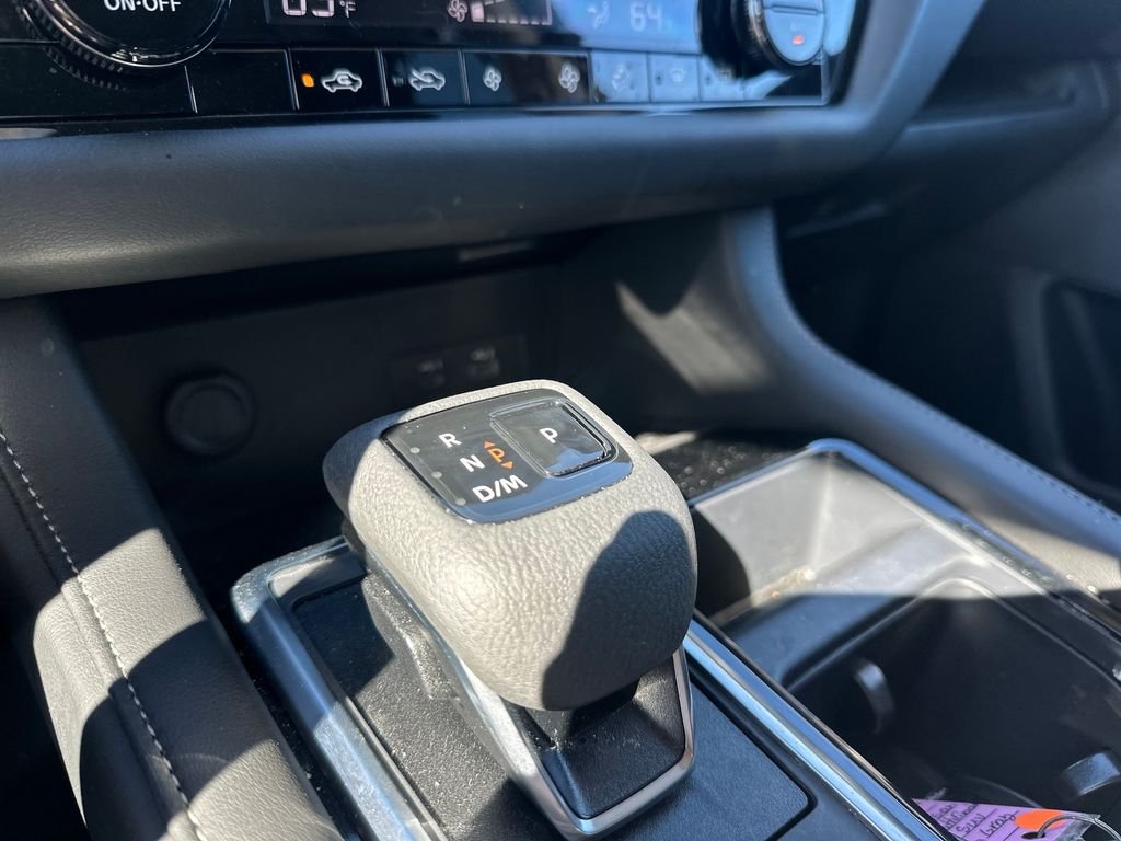 Used 2025 Gray Nissan SV image 17