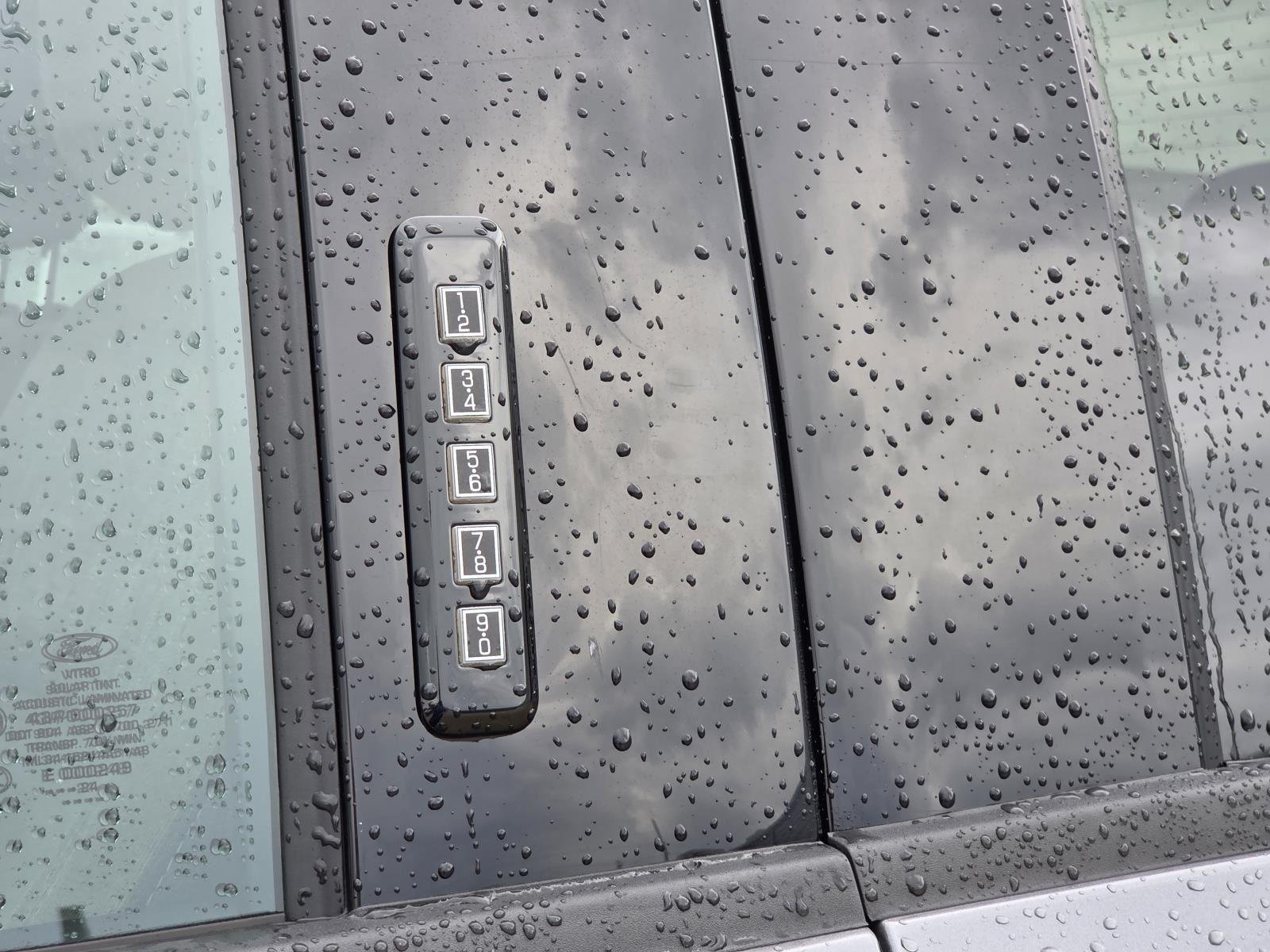 Used 2024 Oxford White Ford XLT image 13