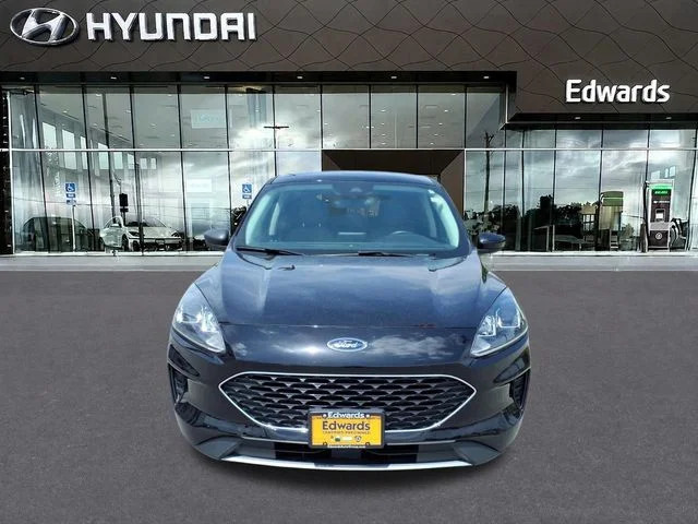 Used 2021 Black Ford SE image 3