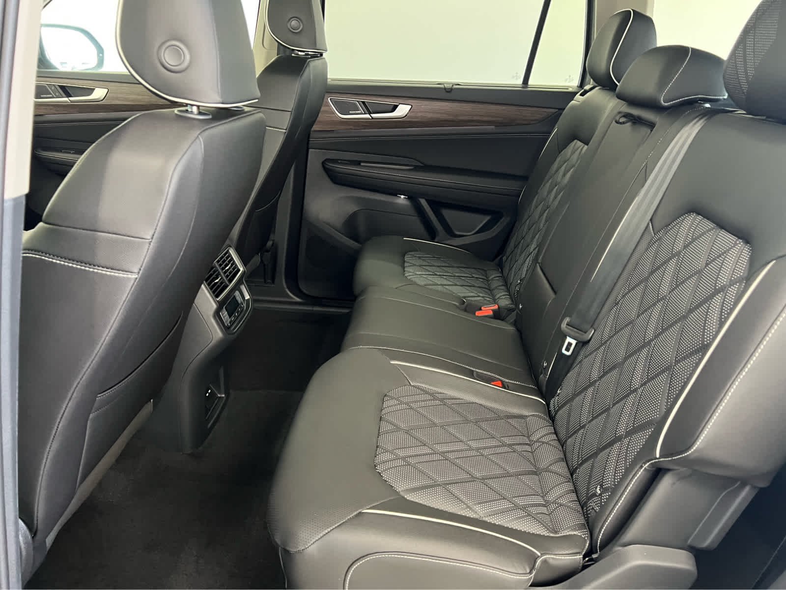 2026 Volkswagen Atlas SEL Premium R-Line - Photo 29