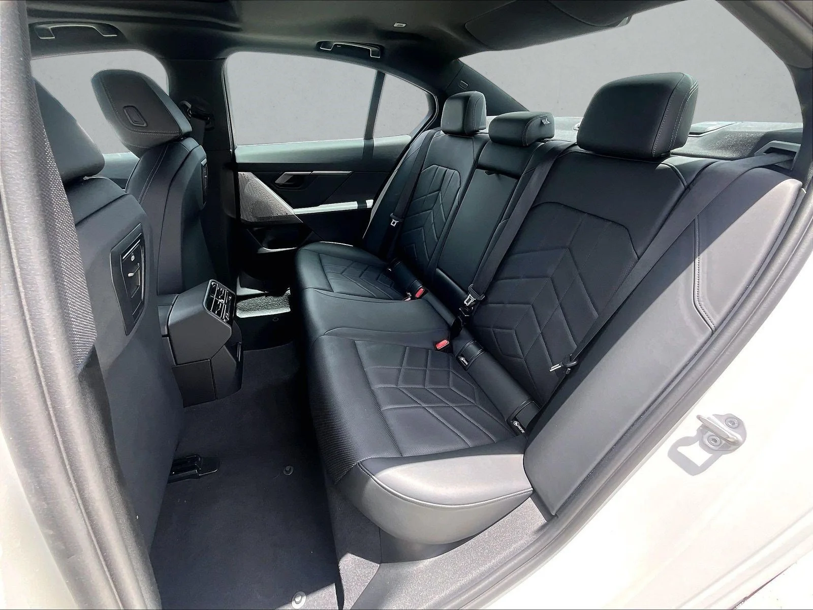 2026 BMW 5 Series 530i - Photo 28