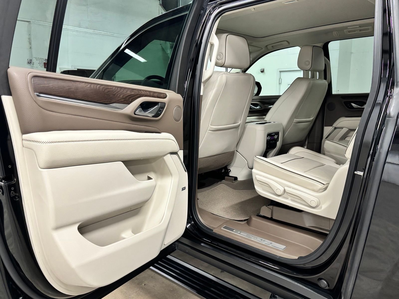 Used 2023 Black GMC Denali image 19