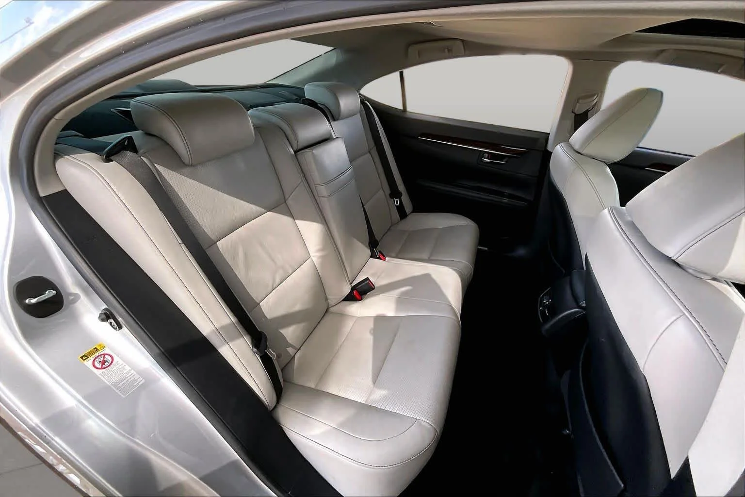 Used 2013 Silver Lining Metallic Lexus 4dr Sdn image 19