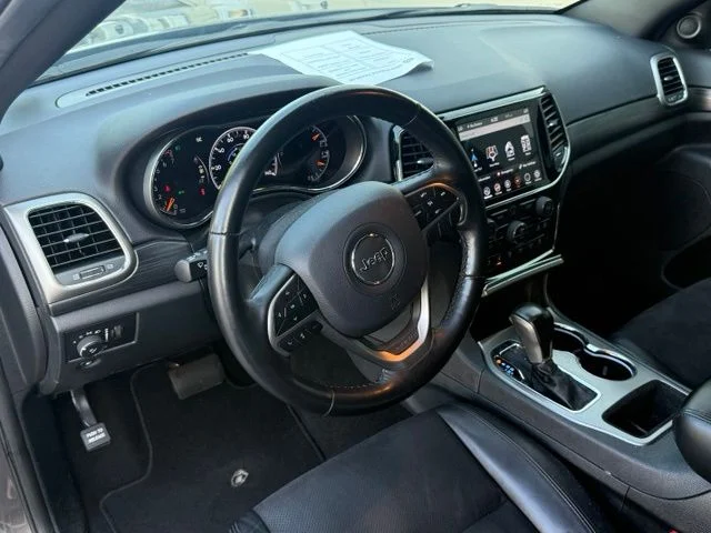 Used 2020 Granite Crystal Metallic Clearcoat Jeep Altitude image 15
