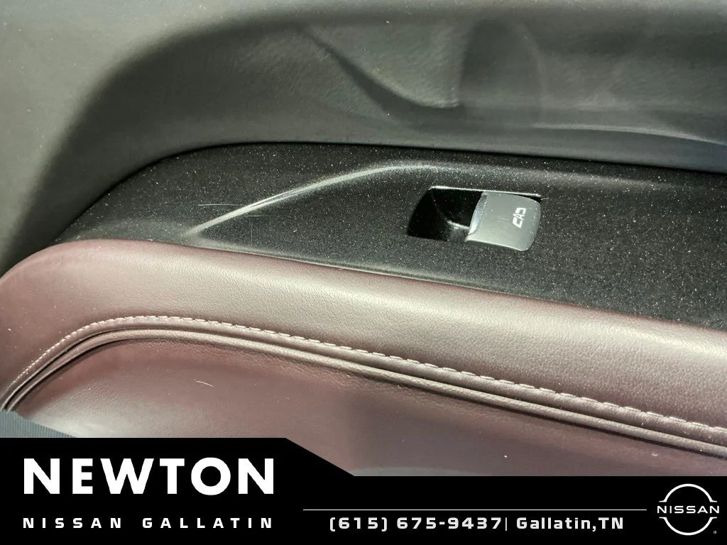 Used 2021 Crystal White Tricoat Cadillac Sport Platinum image 38