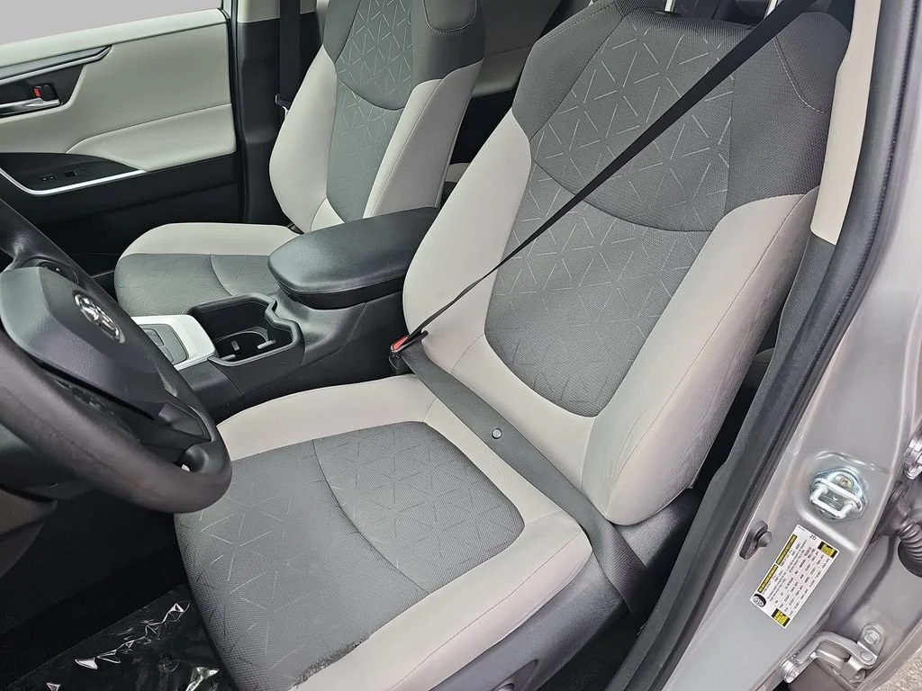 Used 2024 Silver Toyota Hybrid XLE image 19