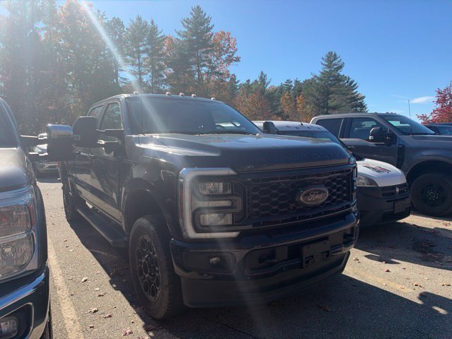 Used 2025 Blue Metallic Ford Lariat image 3