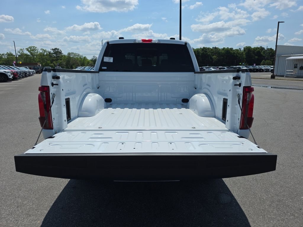 New 2026 Oxford White Ford XLT image 32