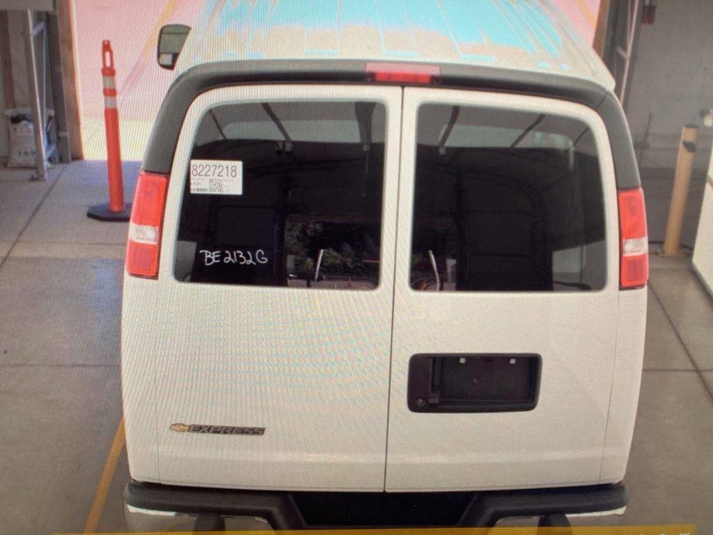 Used 2025 Summit White Chevrolet Work Van image 9